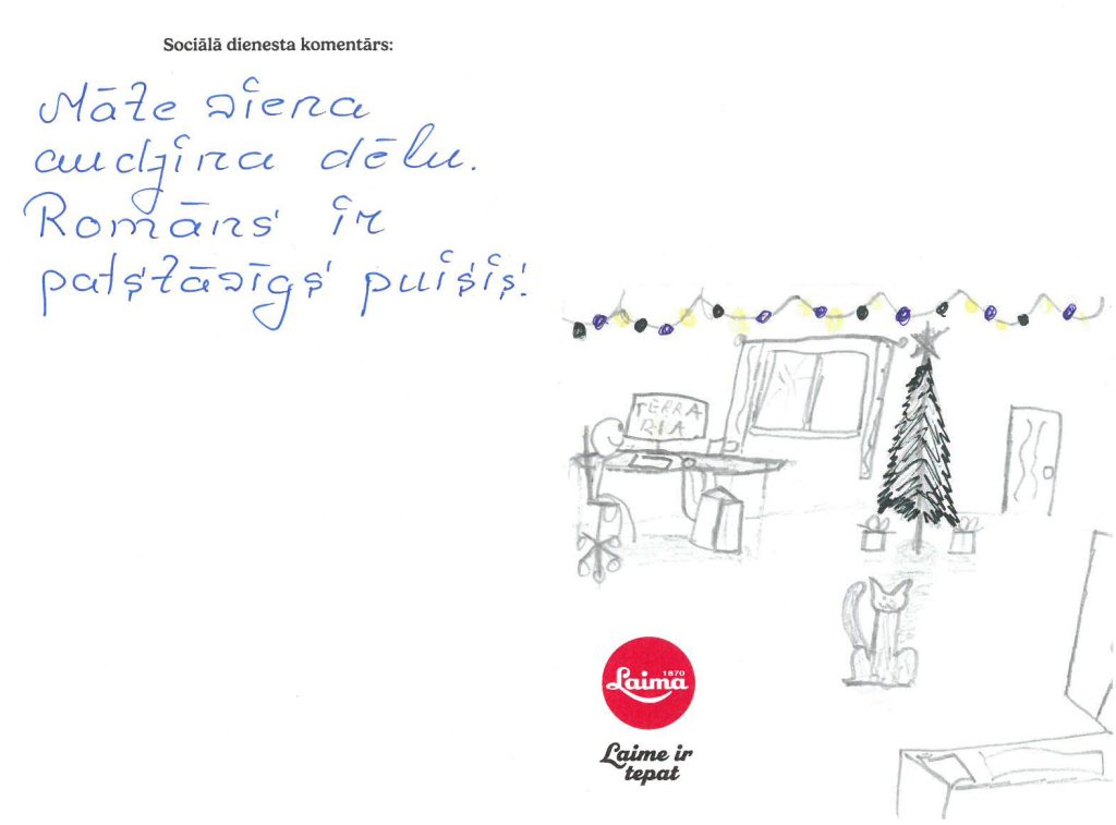 Romāns sapņo par datorgaldu vai datorkrēslu.