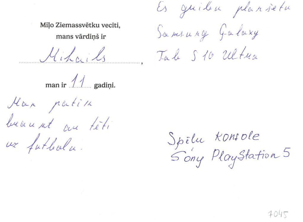 Mihails sapņo par planšeti vai spēļu konsoli.